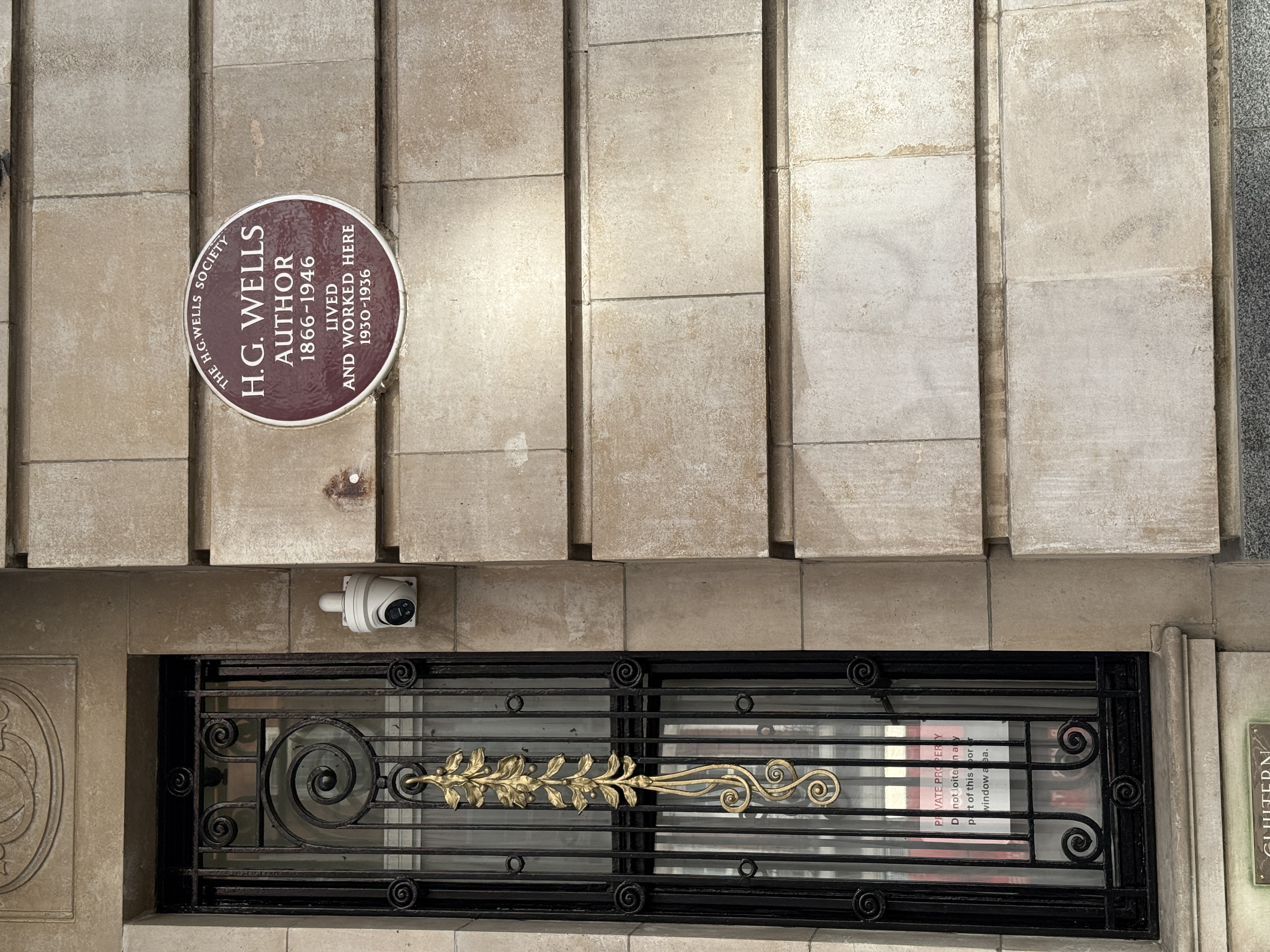 Plaque to H.G. Wells on Baker Street