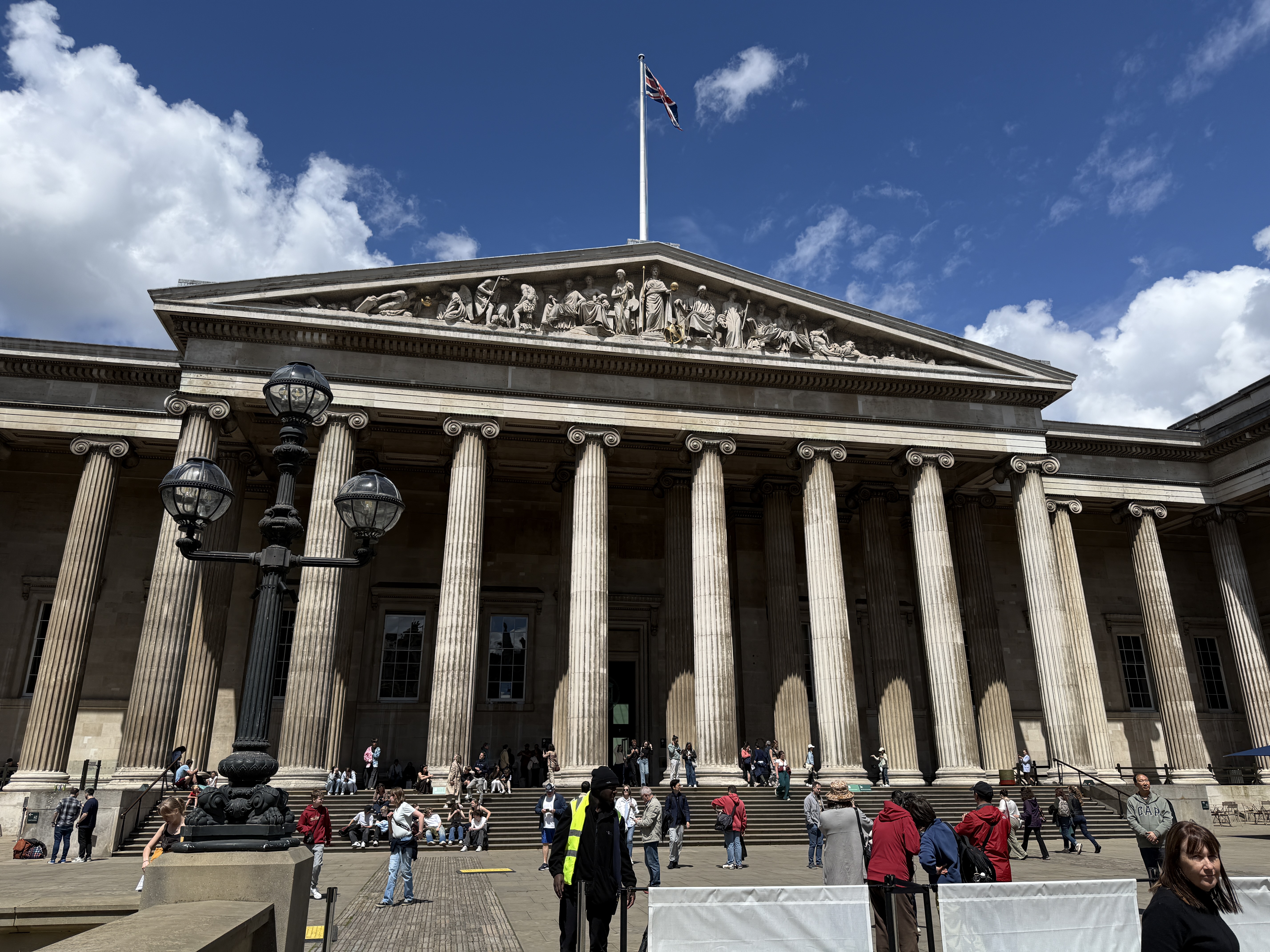 Sun shines on The British Museum