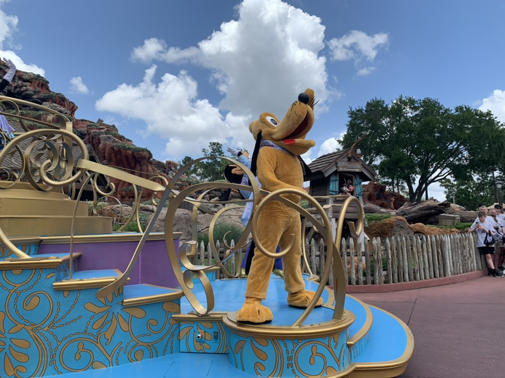 Pluto and Goofy on Mickey's Celebration Calvacade